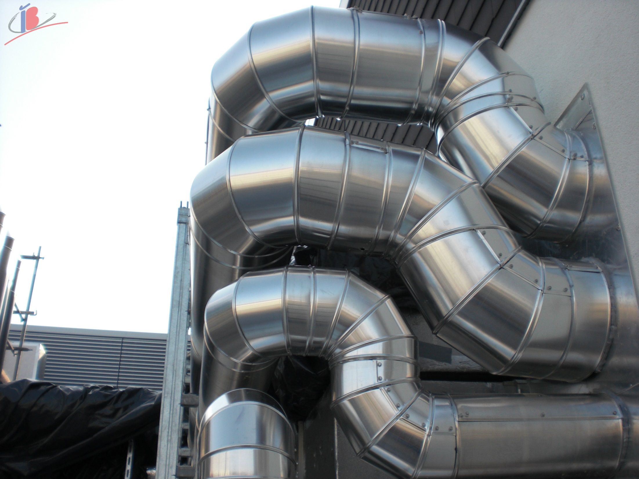 Wärmedämmung an Heizungsrohren, Mineralfaser mit Blechmantel