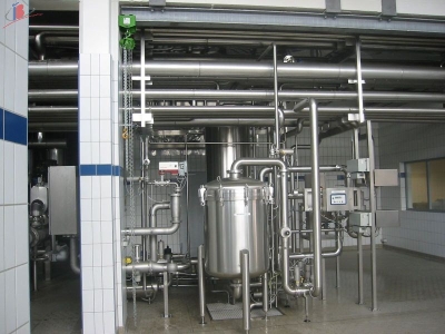 Wärmedämmung an Heizungsrohren 2, Mineralfaser mit Blechmantel
